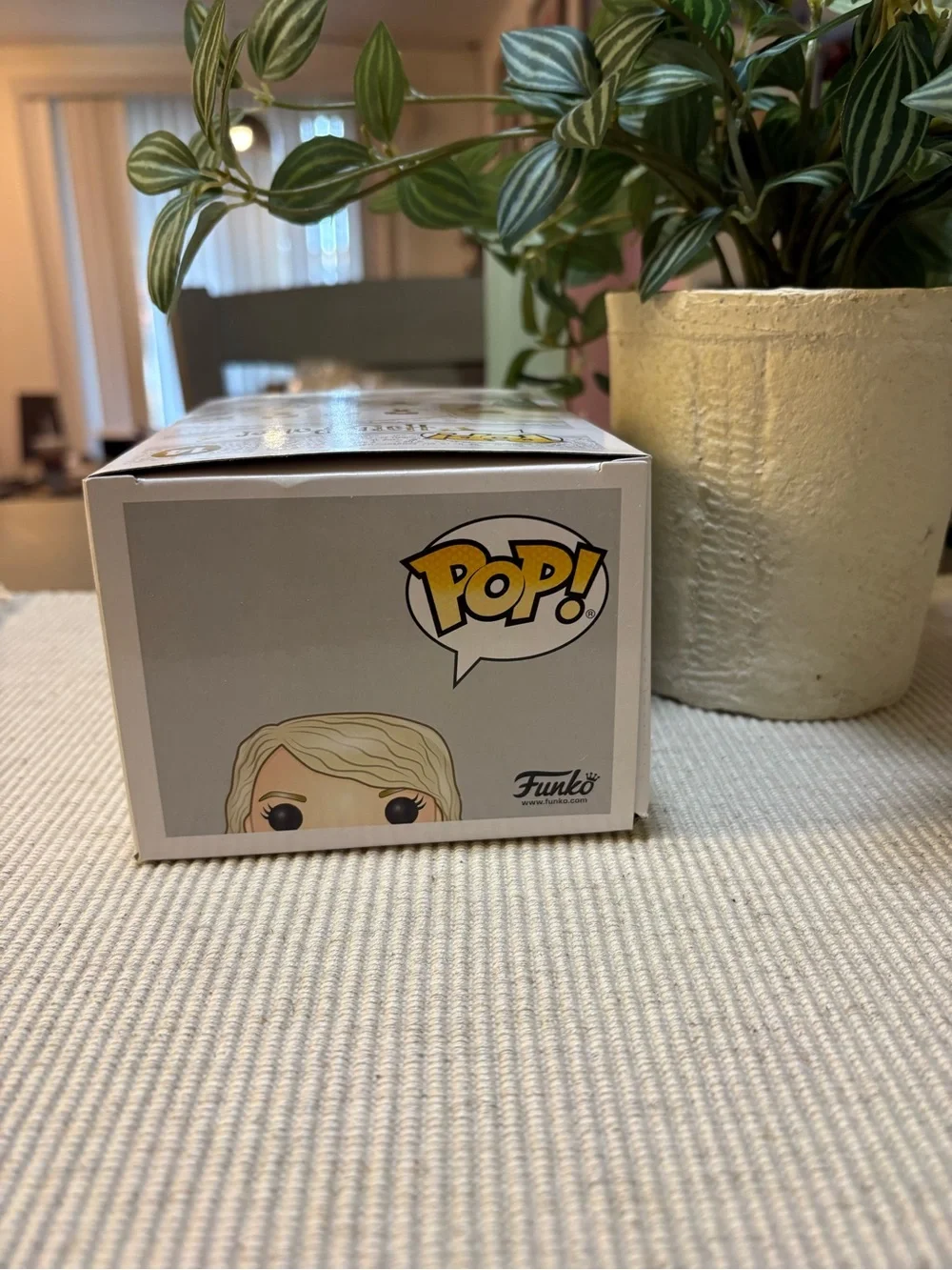 Funko Harry Potter Luna Lovegood Pop! Vinyl Figure – Blonde, Black, Gold #14